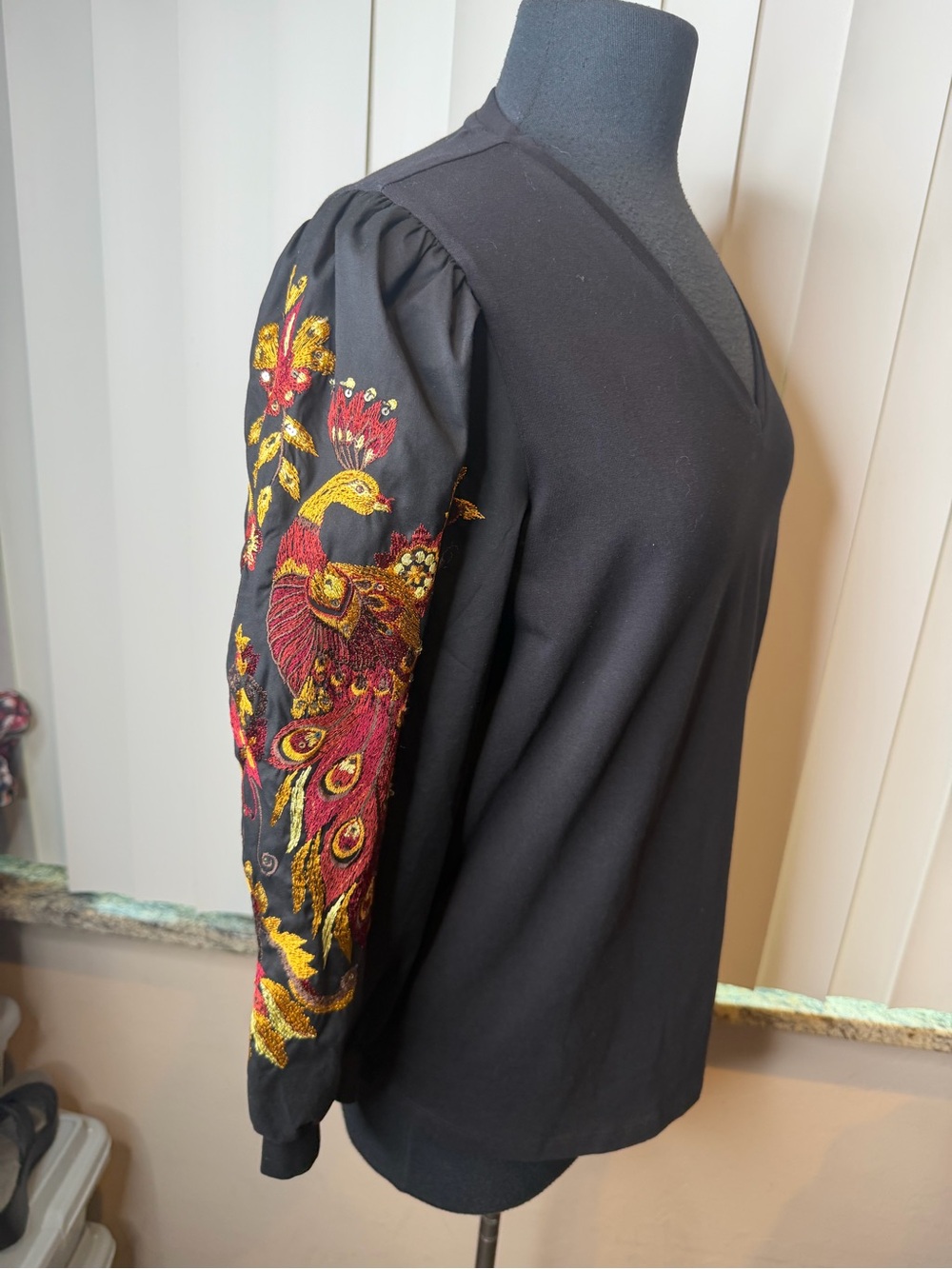 Chico's black long-sleeve top featuring intricate peacock embroidery Size Large - Picture 5 of 10